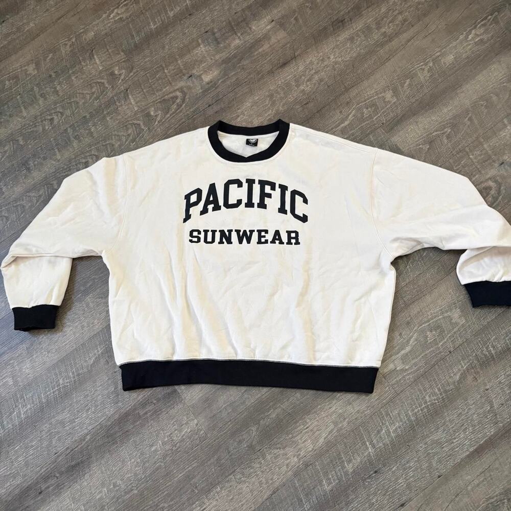 Pacific sunwear white cropped sweatshirt
